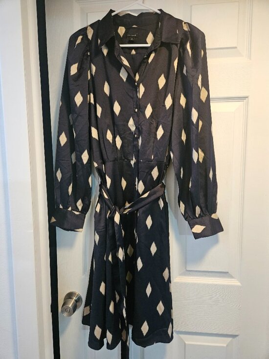 Ann Taylor Dresses & Skirts - Ann Taylor Blue long sleeve Dress with Gold Diamond Pattern